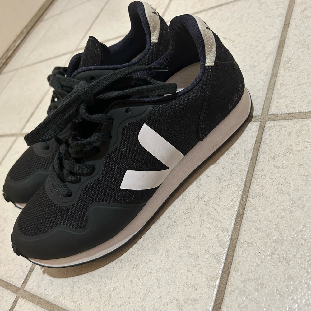 Veja SDU B-MESH BLACK WHITE Shoes - Women’s : 7 - Picture 4 of 8